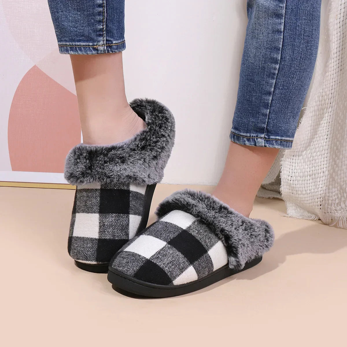 Warm Anti-Slip Slippers for Winter – Plush Slippers for Men and Women, Soft and Non-Slip