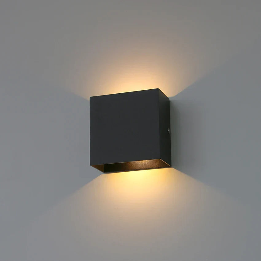 Elegant Wall Lamp Made of Wood – Modern Design for Stylish Interiors