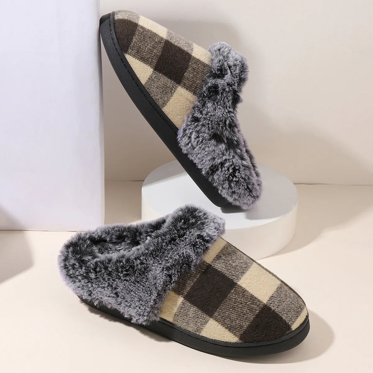 Warm Anti-Slip Slippers for Winter – Plush Slippers for Men and Women, Soft and Non-Slip