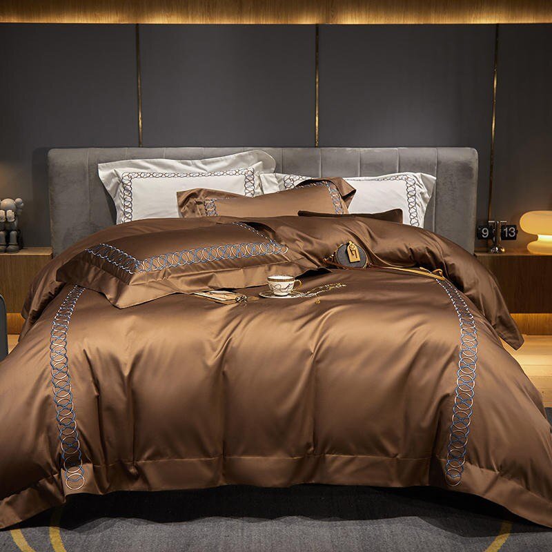 Luxurious Bed Linen Set Made of Egyptian Cotton for Exclusive Sleep Comfort