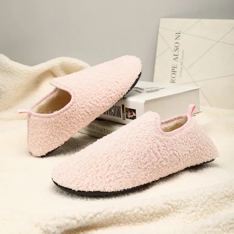 Cozy Slippers for Men and Women – Soft, Non-Slip Slippers for Comfort at Home in Autumn and Winter