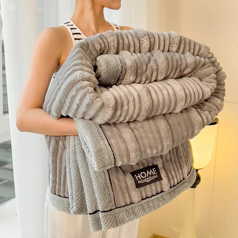 Soft Wool Blanket – Cozy Throw for Home, Ideal for Sofa and Bed, Warm Blanket for Cold Winter Days and Cozy Evenings