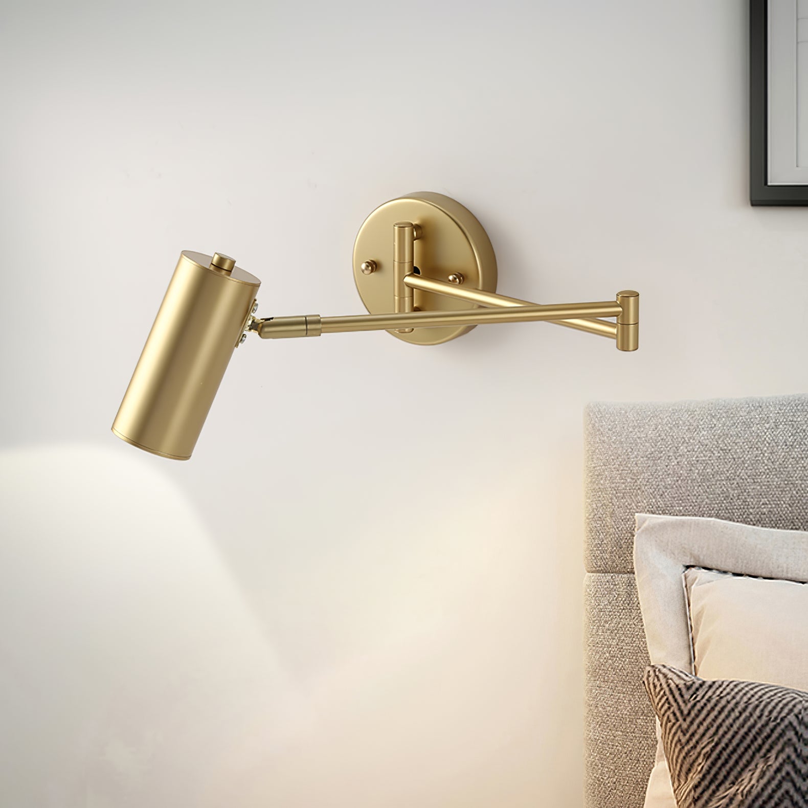 Modern Wall Light with Adjustable Arm