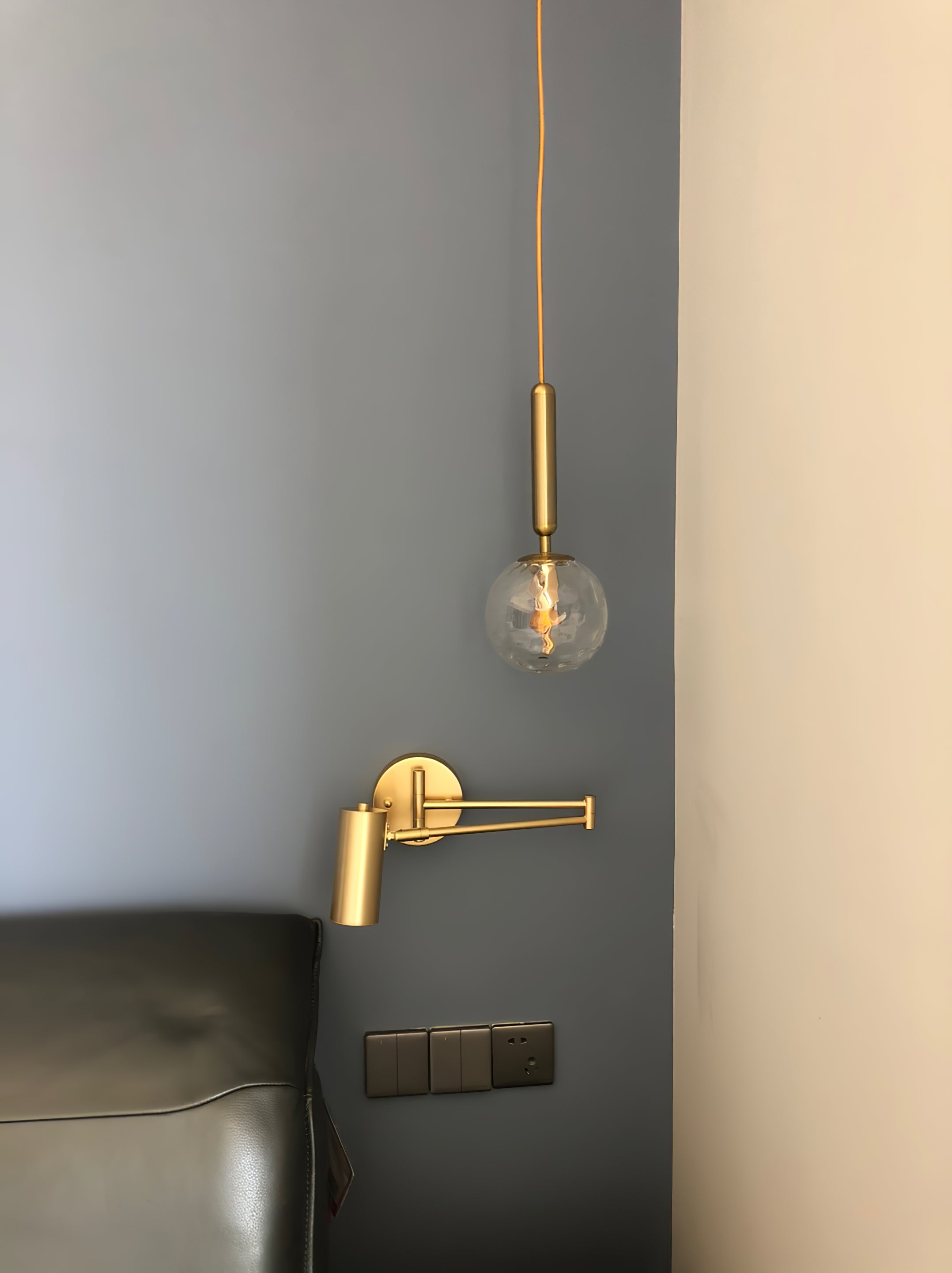 Modern Wall Light with Adjustable Arm