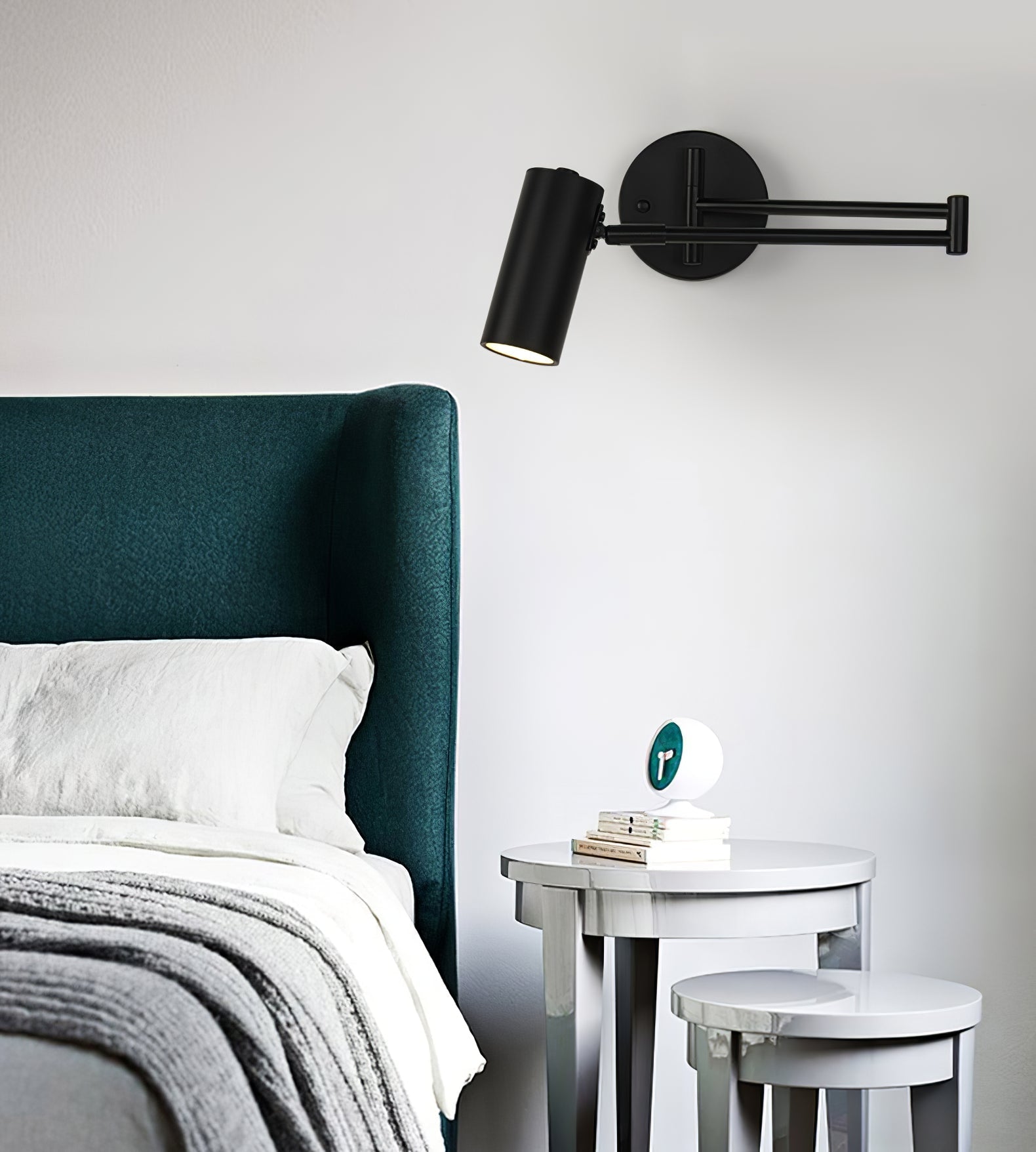 Modern Wall Light with Adjustable Arm