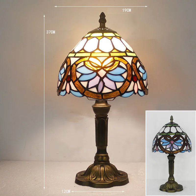 Desk Lamp in Classic Floral Pattern – Handcrafted Glass Light for Stylish Interiors