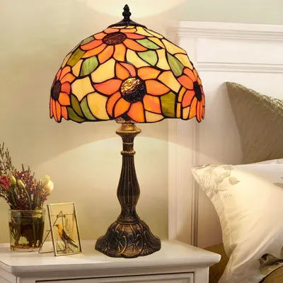 Desk Lamp in Classic Floral Pattern – Handcrafted Glass Light for Stylish Interiors