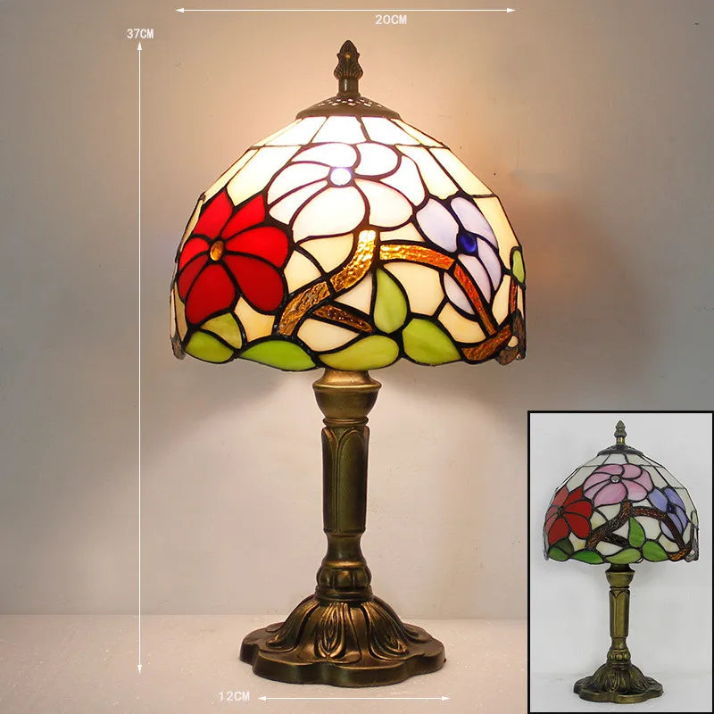 Desk Lamp in Classic Floral Pattern – Handcrafted Glass Light for Stylish Interiors