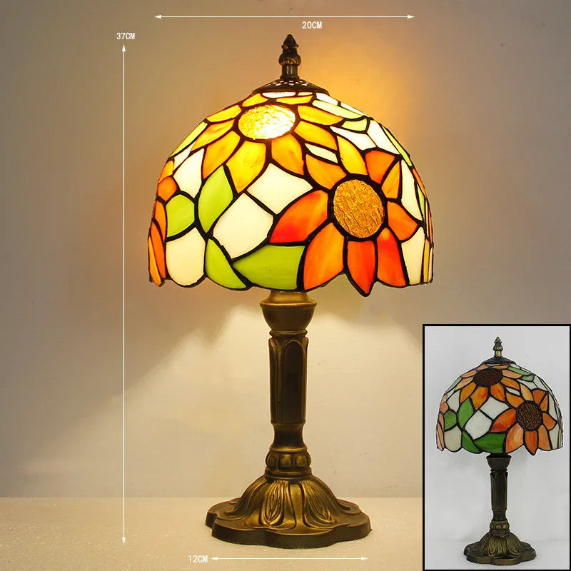 Desk Lamp in Classic Floral Pattern – Handcrafted Glass Light for Stylish Interiors