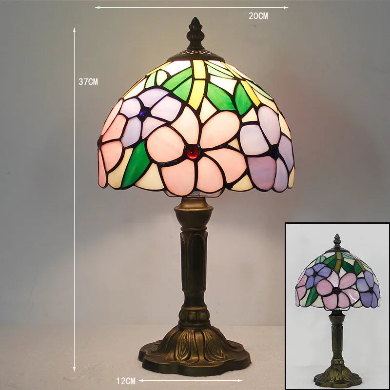 Desk Lamp in Classic Floral Pattern – Handcrafted Glass Light for Stylish Interiors