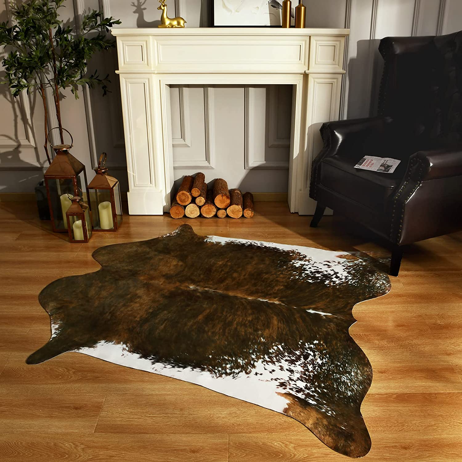 Luxurious Faux Fur Rug in Cowhide Design – Soft Decorative Rug for Living Room & Bedroom