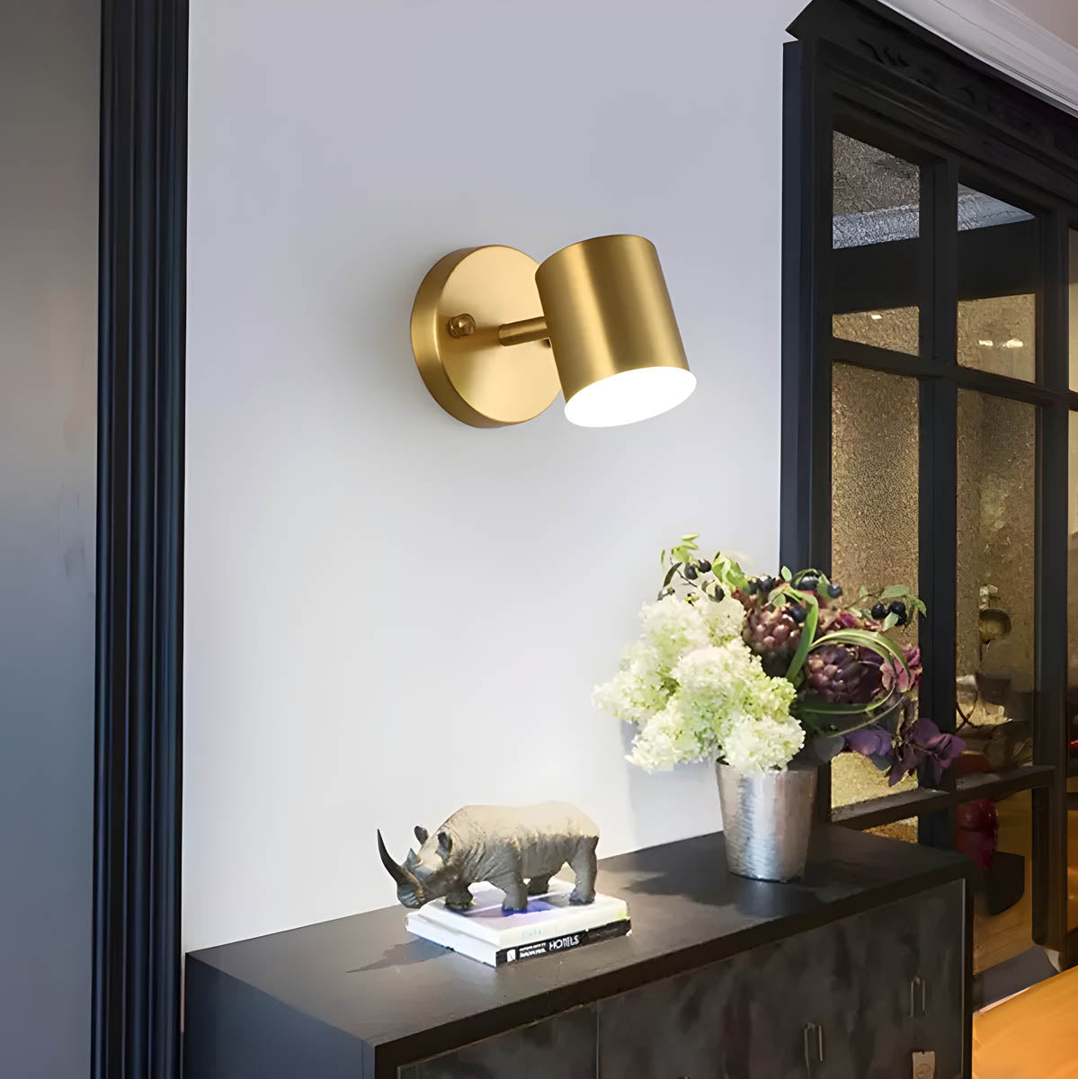 Scandinavian LED Wall Light in Copper – Modern Design with Warm Glow