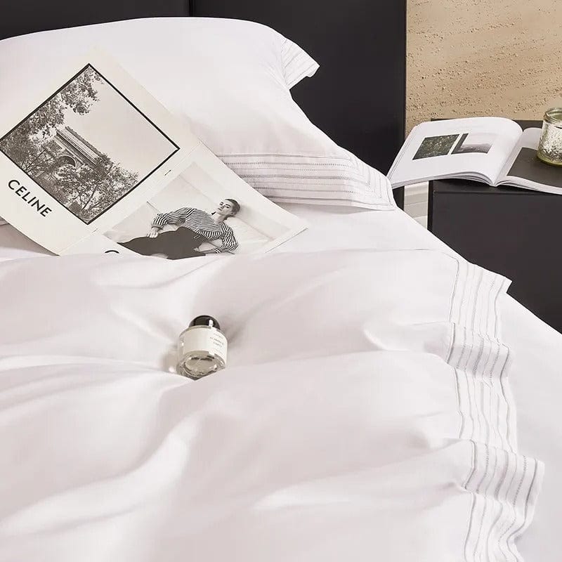 Luxurious Bed Linen Set Made of Egyptian Cotton in White for Ultimate Sleep Comfort