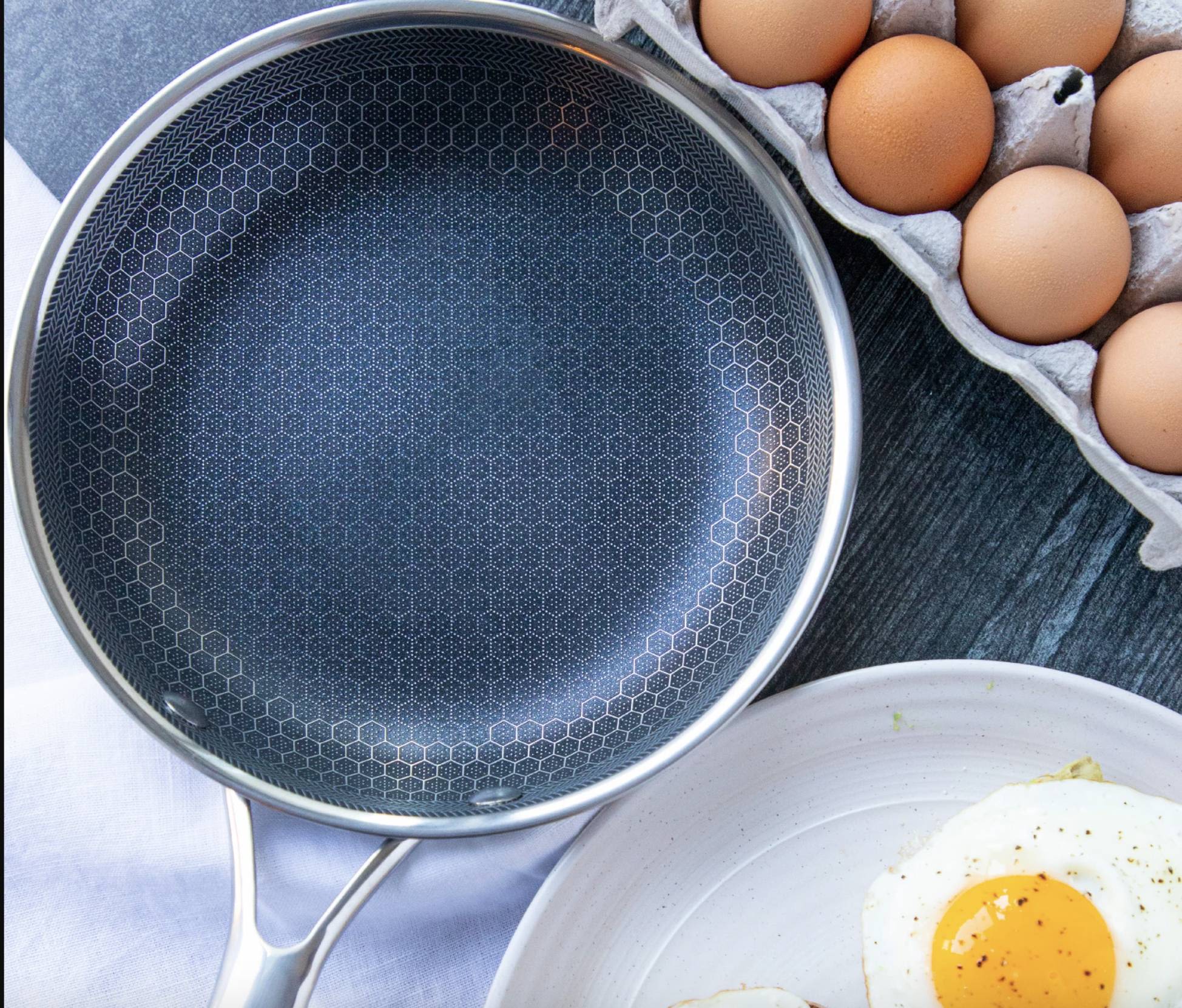 High-Quality Stainless Steel Frying Pan with Non-Stick Pixel Technology – Perfect for Healthy Frying