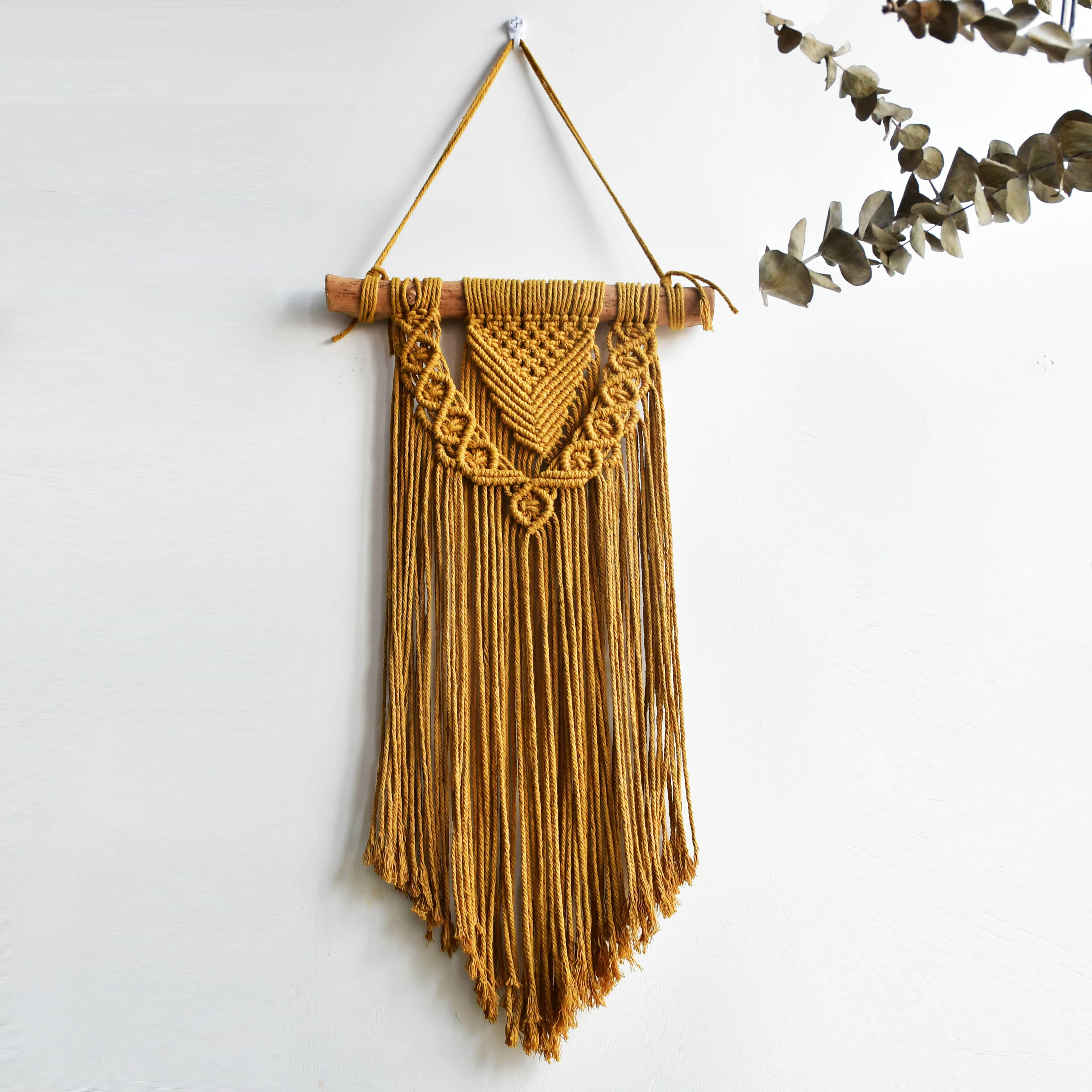 Boho Macramé Wall Hanging – Handcrafted Bohemian Wall Decoration for Living Room and Bedroom