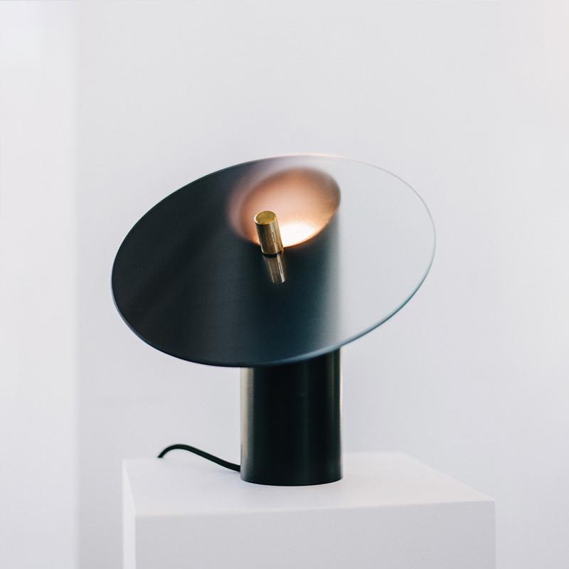 Single Glow Glass Table Lamp with Minimalist Silhouette