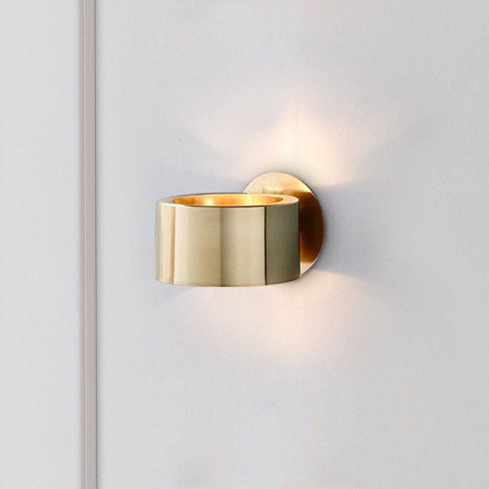 Sleek Retro Wall Light with Gold Finish